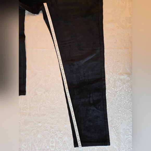 Men's Classic Cotton Black Corduroy Chino Pants, Size 40, Snover, NWT - Picture 2 of 7
